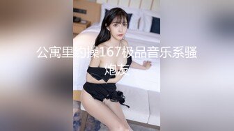 黑丝巨乳骚妈俯视视角，后入骚妈丰满肉体