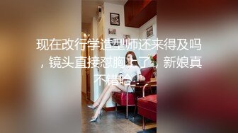   笑起来的有两个酒窝的高颜值妹子 和有点挫的男友无套啪啪 把男友整的欲仙欲死 还给男友打飞机