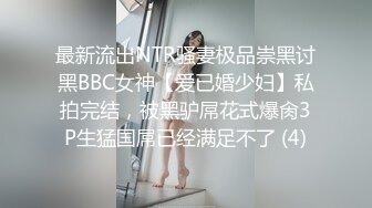  淫荡熟女姐妹花，幸福老哥一挑二，表情淫荡舔屌，骑乘后入操骚逼