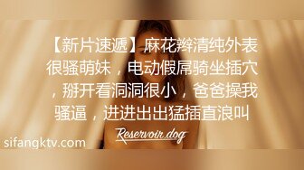 性感黑衣牛仔裤妹子啪啪翘起屁股深喉口交后入大力抽插猛操