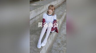 剧情 明星电梯里勾引老板 屁股卡在电梯里 趁助理求救老板趁机无套猛操 助理回来发现 吓得老板落荒而逃