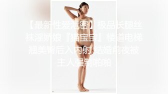 哺乳期少妇露脸粉嫩骚逼特写展示给狼友看，情趣漏奶装挤奶水给狼友喝，奶水挤在鸡巴上口交，无套抽插内射