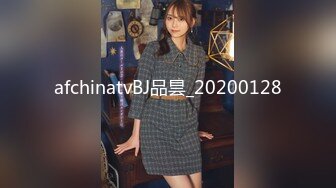 《极品CP魔手外购》疯狂大胆坑神躲进商场女厕独占一个坑位隔板缝中偸拍各种B形妹子方便极限特写镜头快要碰到B了 (2)