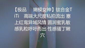 某地三线极品美女嫩模被猥琐摄影师哄骗到家中拍摄时趁机潜规则啪啪美女,极品蝴蝶美穴对着镜子边干边拍摄,国语!