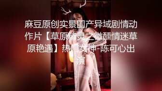 偷拍美女裙底风光 成都车展银色连衣裙细高跟极品美女，白色窄内 UR级反差骚货黑丝筒袜配情趣开档内裤